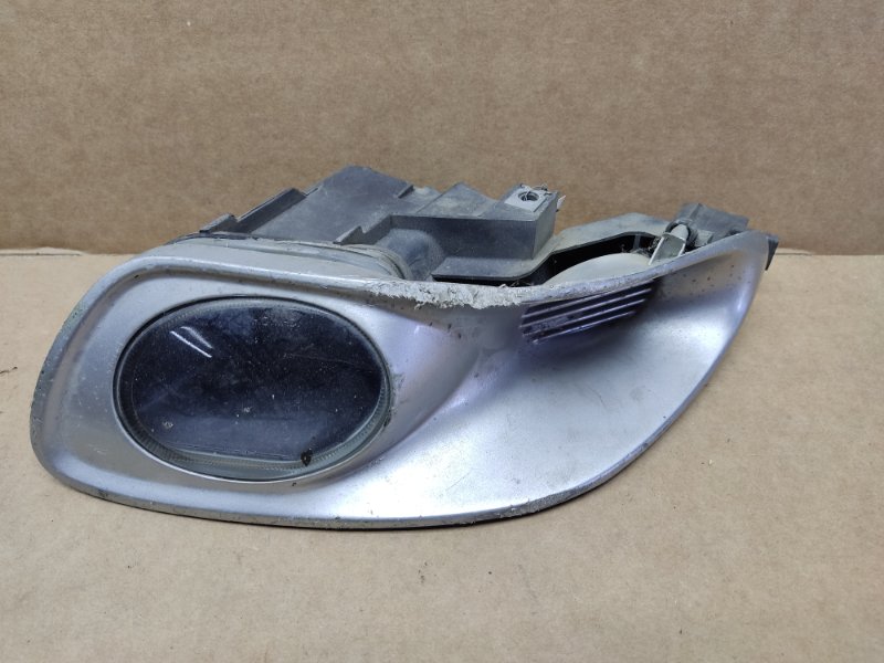 Протитуманна фара права NISSAN MAXIMA A33 00-06 26150-5Y526