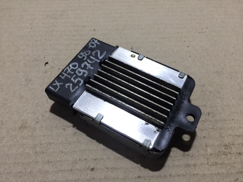 Блок електронний LEXUS LX470 98-07 87165-60020 — 3