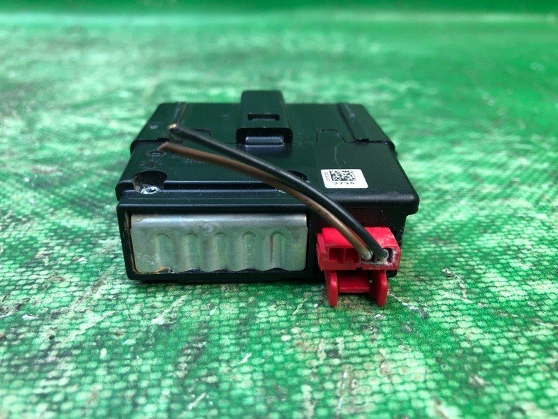 USB адаптер VOLKSWAGEN ATLAS 17 - 5Q0 035 726 L — 2
