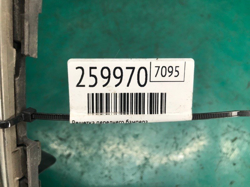 Решітка переднього бампера MINI COOPER S CLUBMAN R55 05-14 51 11 2 755 465 — 2