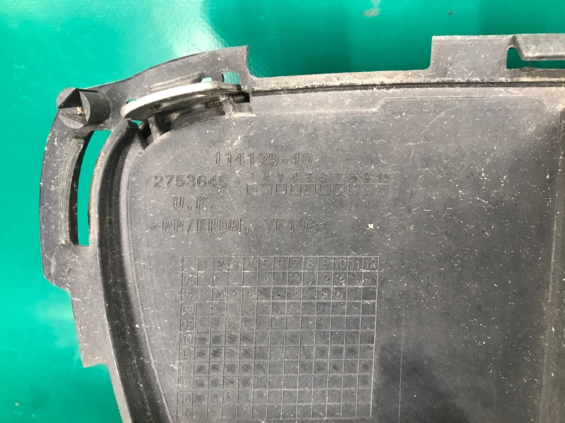 Решітка переднього бампера MINI COOPER S CLUBMAN R55 05-14 51 11 2 755 465 — 4