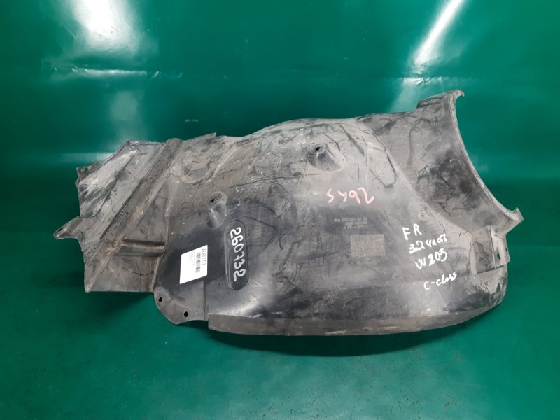 Підкрилок передній правий MERCEDES C-CLASS W204 07-14 A 209 884 08 22