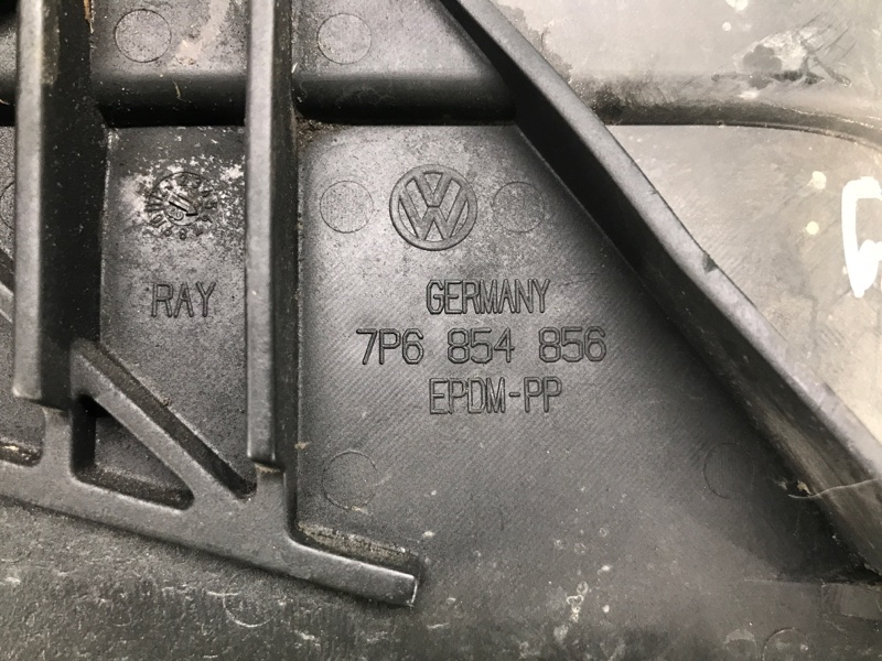 Бризговик задній правий VOLKSWAGEN TOUAREG 10-17 7P6 854 856 — 4
