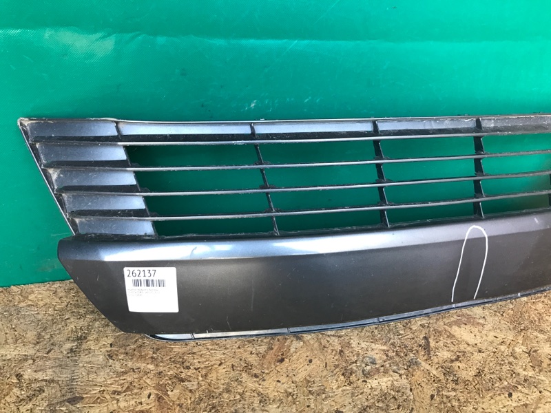 Решітка переднього бампера TOYOTA COROLLA E170 13-19 53112-02640 — 3