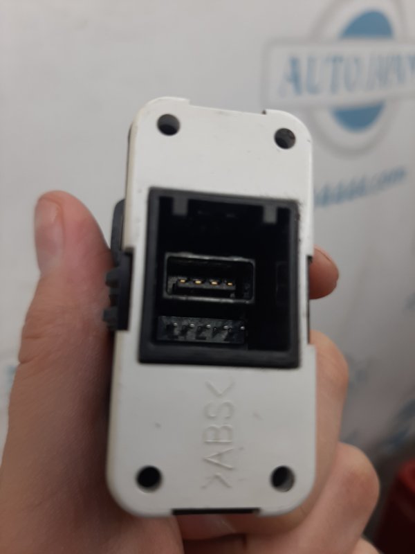 USB адаптер MAZDA 3 BM 13-19 BHH3-66-9U0 — 4