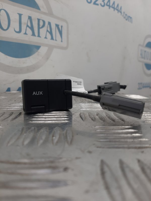 USB адаптер ACURA RDX 12-19 39115-TX4-A01