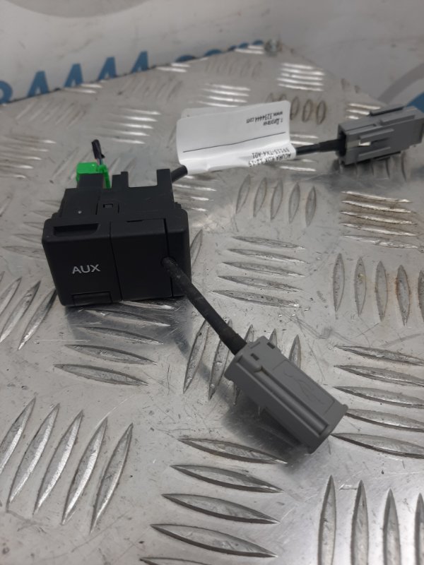 USB адаптер ACURA RDX 12-19 39115-TX4-A01 — 2