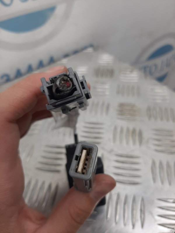USB адаптер ACURA RDX 12-19 39115-TX4-A01 — 3