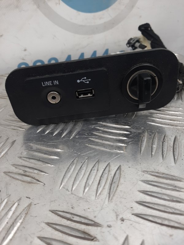 USB адаптер FORD MUSTANG 15- FR3B-63045M70-A