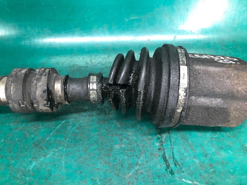 Привід передній лівий INFINITI I35 00-04 39101-5Y815 — 4