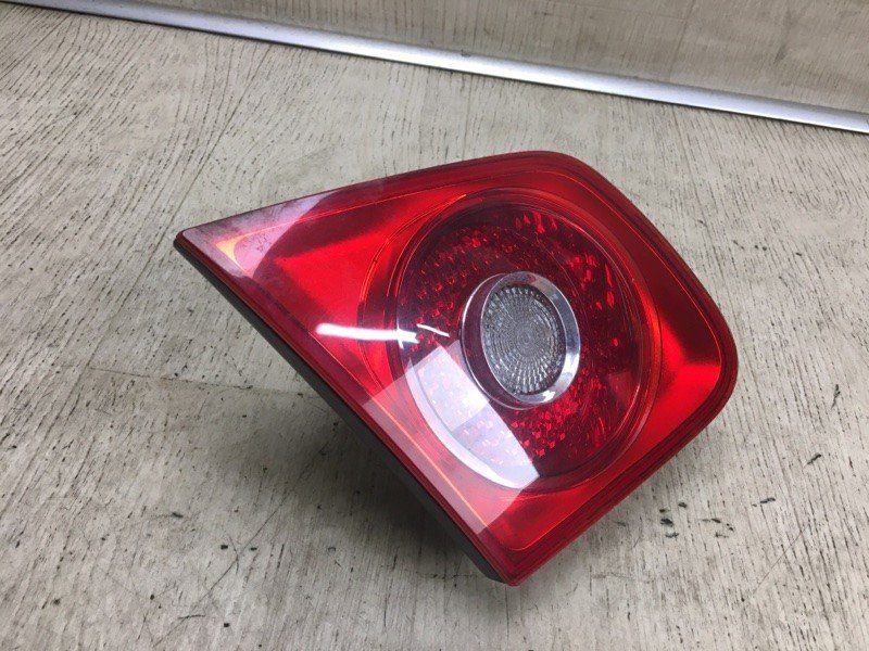 Ліхтар внутрішній задній лівий VOLKSWAGEN JETTA 05-10 1K5945093J — 2