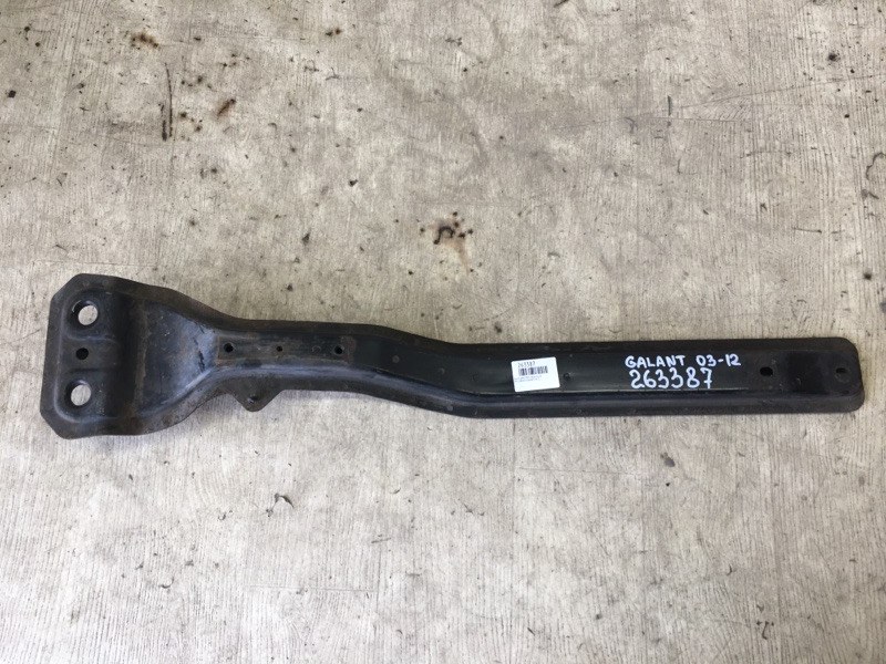 Балка двигуна поздовжня MITSUBISHI GALANT 03-12 MR589146