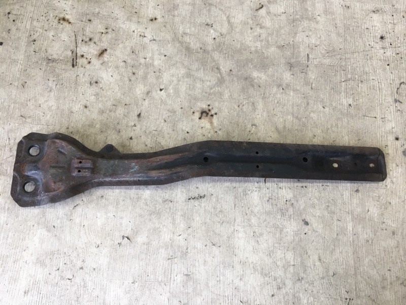 Балка двигуна поздовжня MITSUBISHI GALANT 03-12 MR589146 — 3