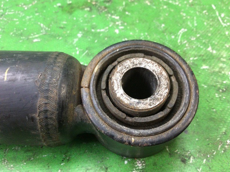 Амортизатор задній VOLKSWAGEN JETTA 05-10 1K0513029FT — 5