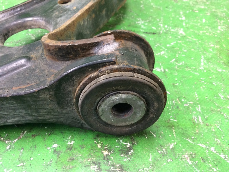 Важіль передньої підвіски нижній правий VOLKSWAGEN JETTA 05-10 1K0407152AA — 4
