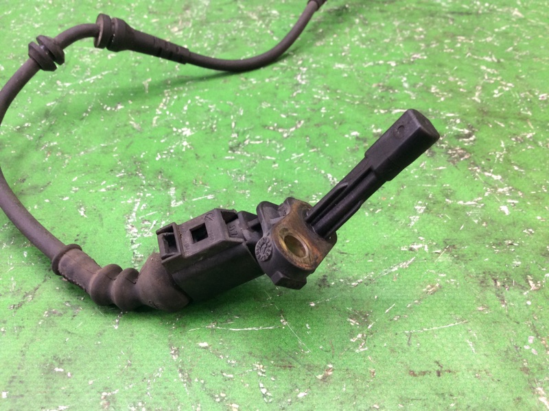 Датчик ABS задній правий VOLKSWAGEN JETTA 05-10 1K0927808 — 3