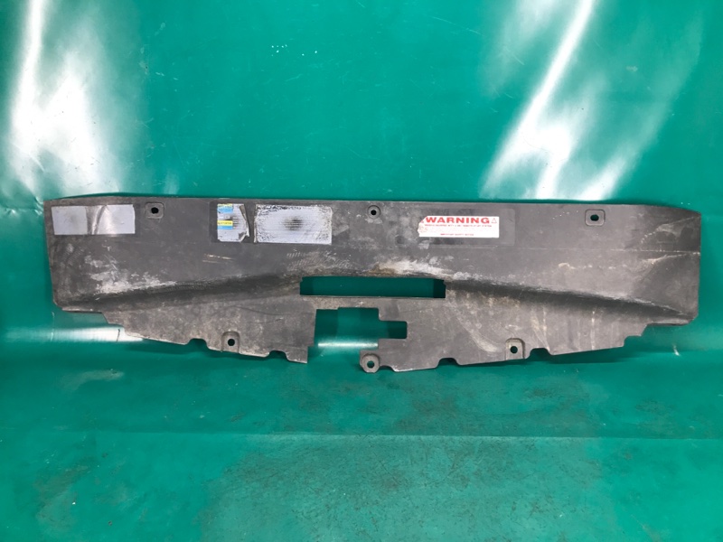 Дефлектор радіатора CADILLAC ESCALADE 01-06 15171405 — 3