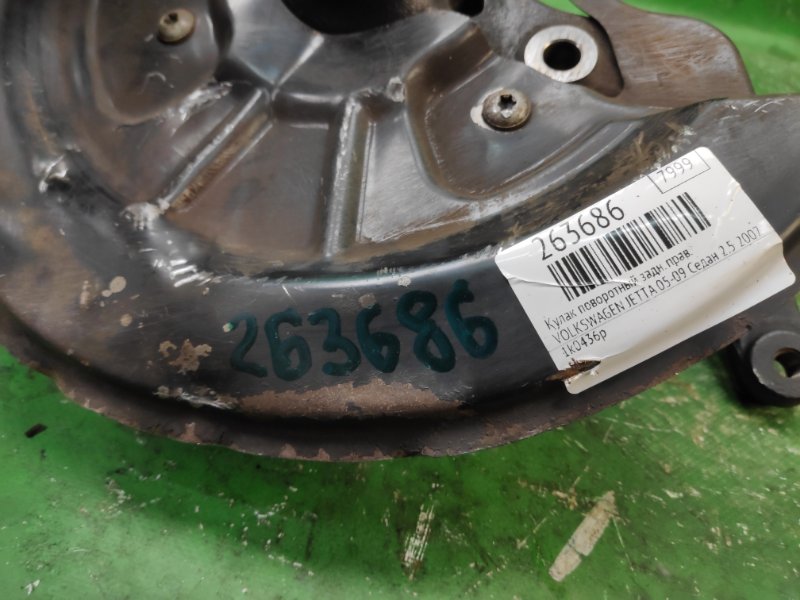 Цапфа задня права VOLKSWAGEN JETTA 05-10 1K0505436AC — 2