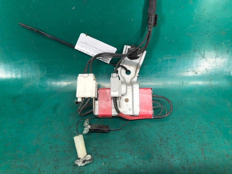 Антена TOYOTA LAND CRUISER PRADO 150 09-17 86300-60650 — 3