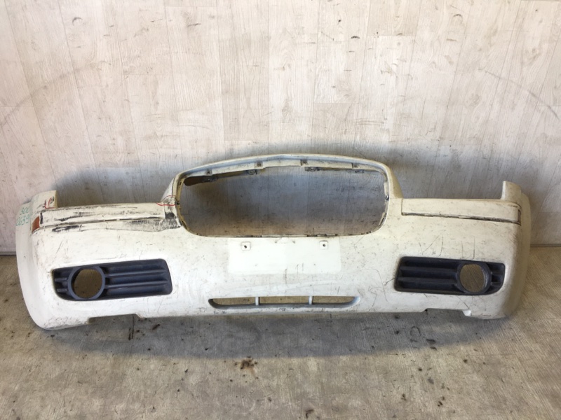 Бампер передній CHRYSLER 300 04-10 4805773AC
