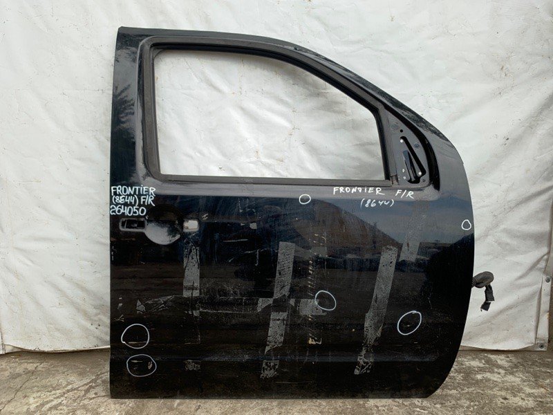 Двері передні праві NISSAN FRONTIER 04-21 HMA00-9BLMA
