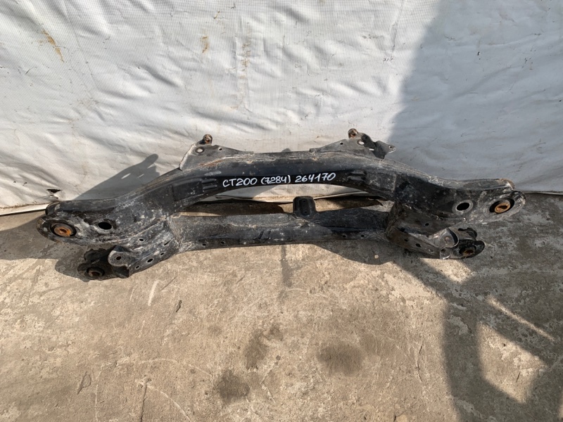 Балка задньої підвіски LEXUS CT200 11-17 51206-75020 — 3