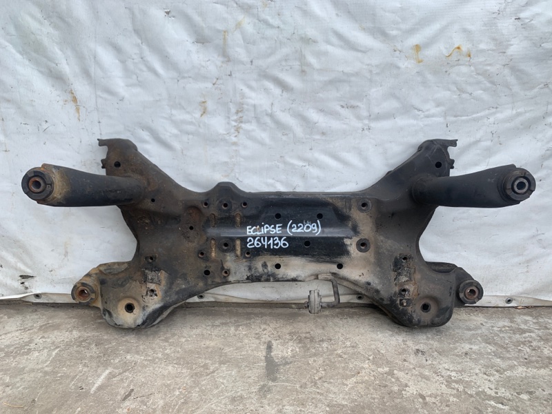 Балка передньої підвіски MITSUBISHI ECLIPSE 05-08 MN101953