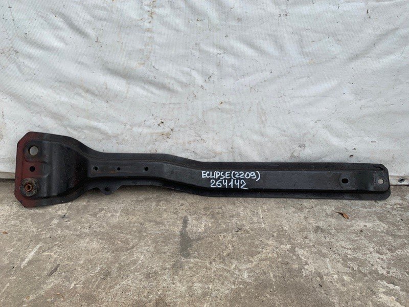 Балка двигуна поздовжня MITSUBISHI ECLIPSE 05-08 MR589146
