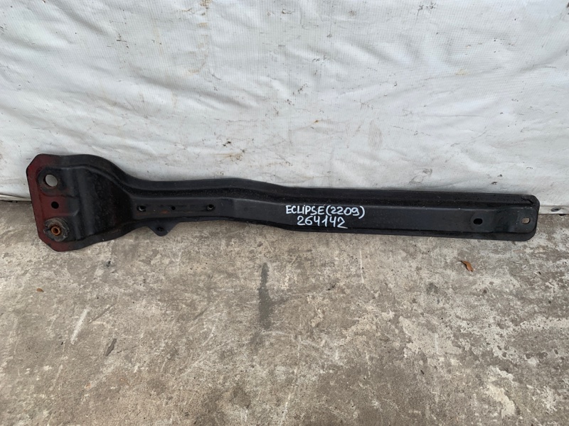 Балка двигуна поздовжня MITSUBISHI ECLIPSE 05-08 MR589146 — 2
