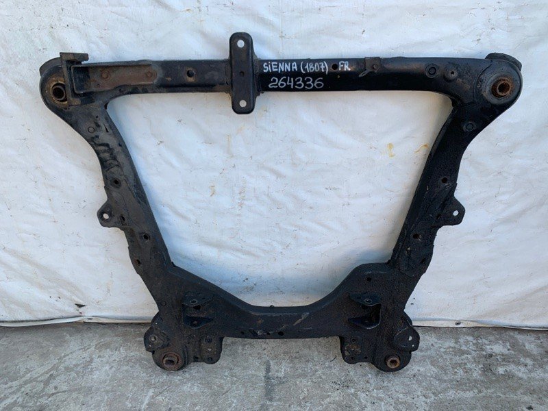 Балка передньої підвіски TOYOTA SIENNA 03-10 51100-08010 — 2