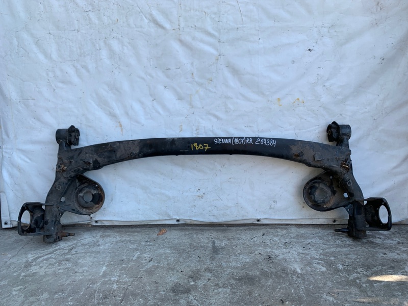 Балка задньої підвіски TOYOTA SIENNA 03-10 42110-08021