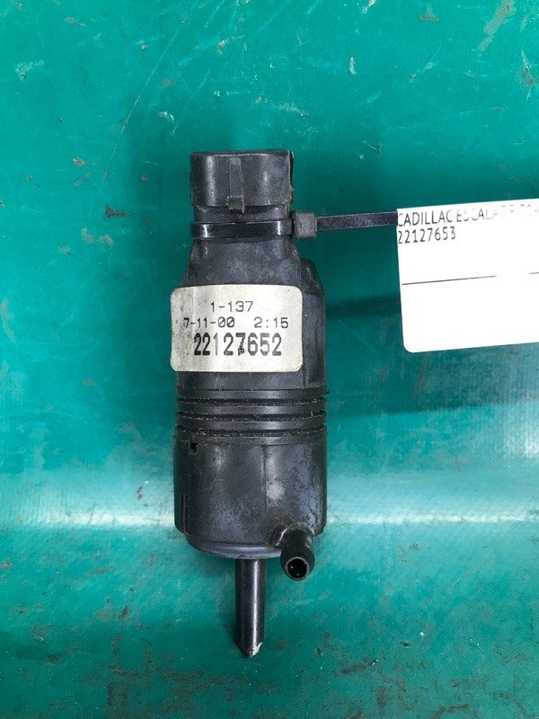 Насос омивача скла CADILLAC ESCALADE 01-06 22127653 — 2