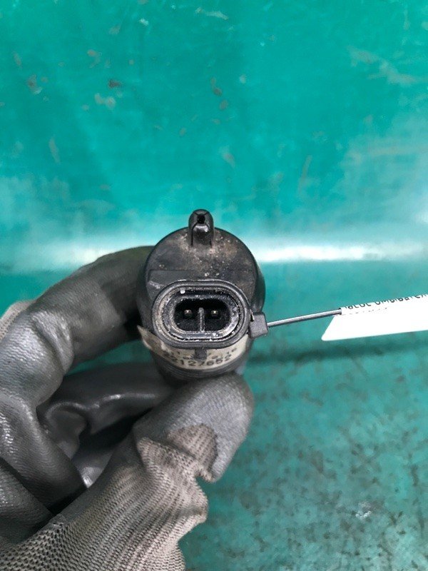 Насос омивача скла CADILLAC ESCALADE 01-06 22127653 — 3