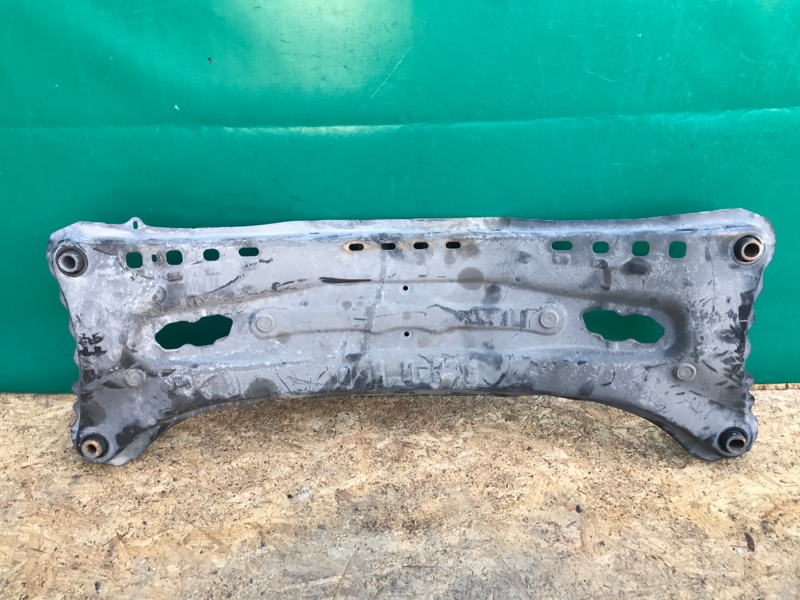 Балка задньої підвіски TOYOTA CAMRY 55 14-17 51206-06091 — 3