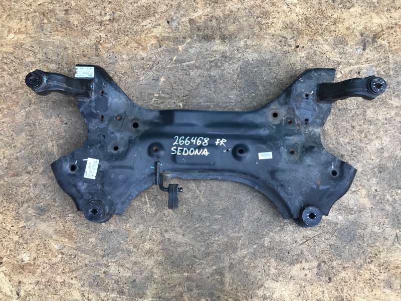 Балка передньої підвіски KIA SEDONA 14-18 62405A9200