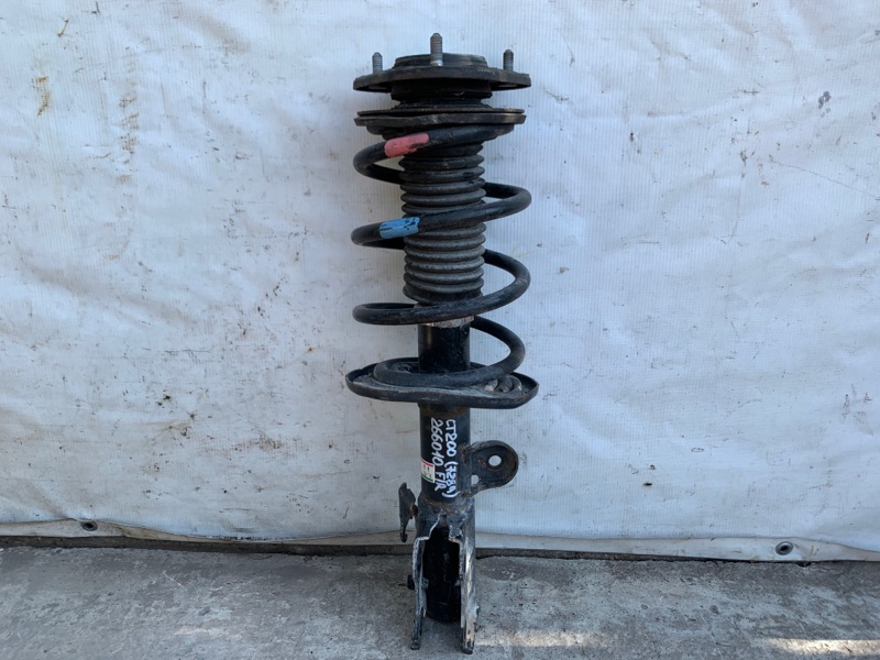 Амортизатор передній правий LEXUS CT200 11-17 48510-79225
