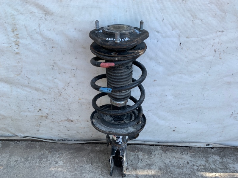 Амортизатор передній правий LEXUS CT200 11-17 48510-79225 — 2
