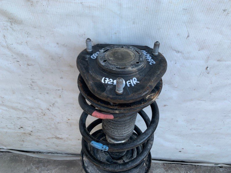 Амортизатор передній правий LEXUS CT200 11-17 48510-79225 — 3