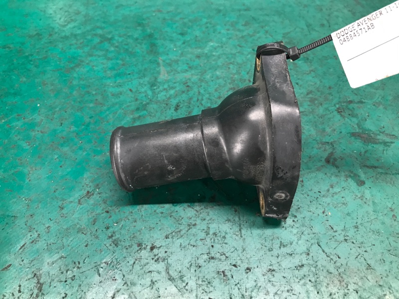 Фланець системи охолодження DODGE AVENGER 07-14 4884571AB — 3
