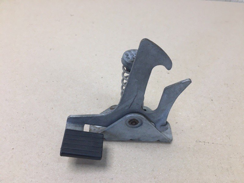 Гак замка капота VOLVO S60 00-09 30745019 — 2