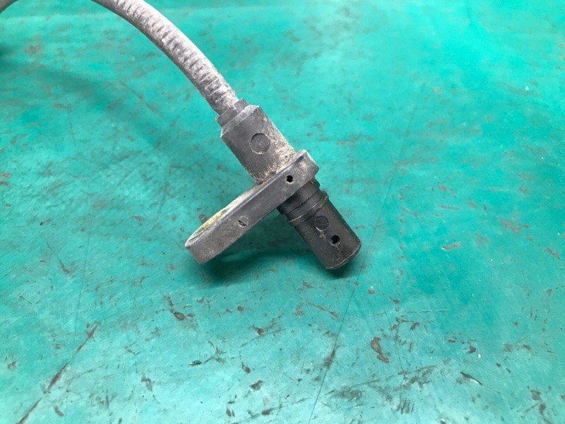 Датчик ABS задній правий NISSAN LEAF 10-17 47900-3NA0A — 3