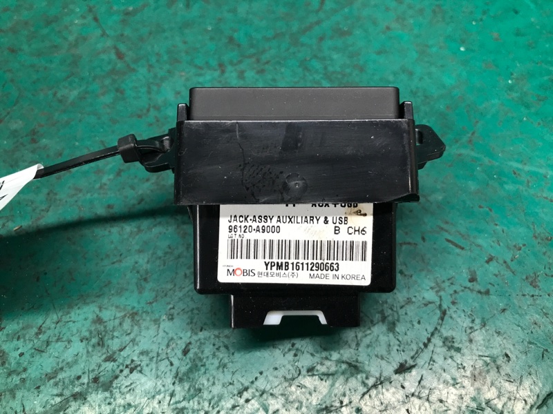 USB адаптер KIA SEDONA 14-18 96120-A9000 — 3