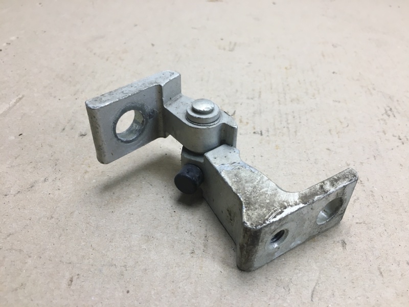 Петля двері верхня задня ліва VOLKSWAGEN GOLF 12-21 8K0 831 401 A — 2