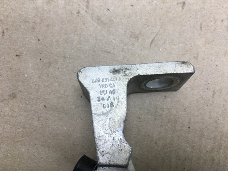 Петля двері верхня задня ліва VOLKSWAGEN GOLF 12-21 8K0 831 401 A — 3