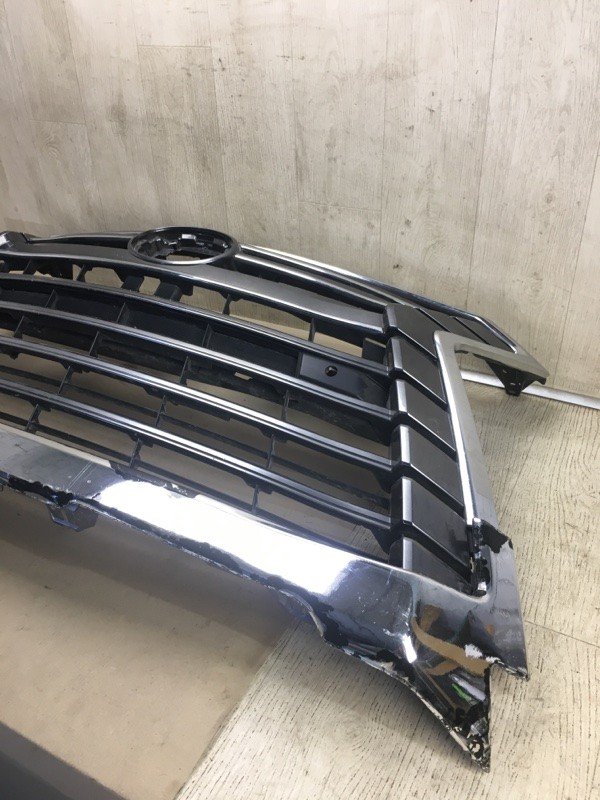 Решітка радіатора LEXUS LX570 15- 53101-60570 — 4