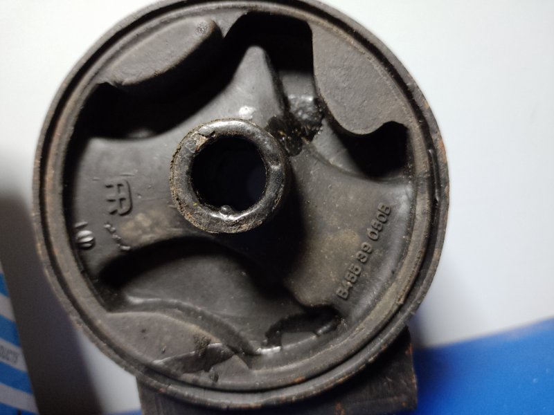Подушка двигуна задня MAZDA 323 BG 89-94 B455-39-040 — 2