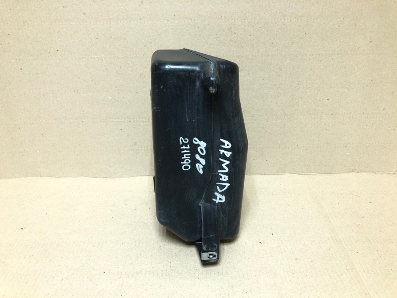 Бачок омивача NISSAN QX56 / TITAN / ARMADA 04-16 28910-7S000 — 3