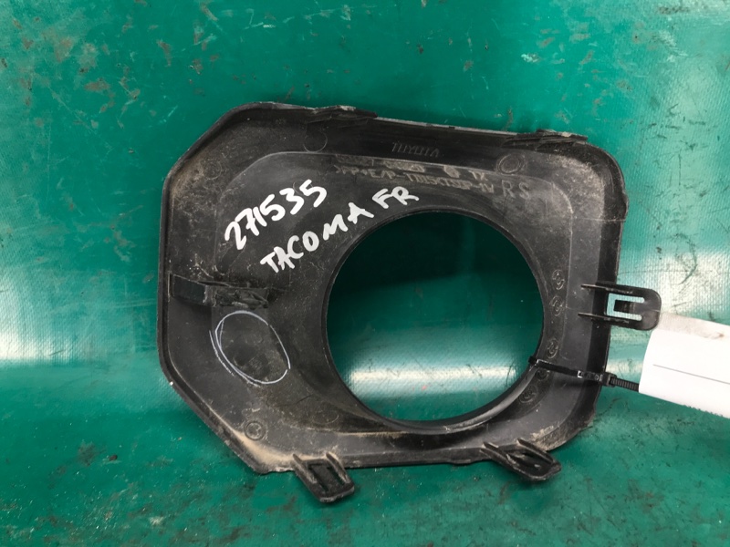 Накладка протитуманної фари передня права TOYOTA TACOMA 15- 52127-04020 — 3