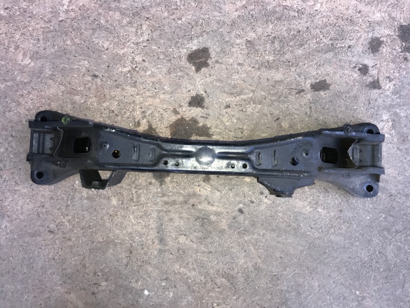 Балка передньої підвіски LEXUS SC430 01-10 51201-30110