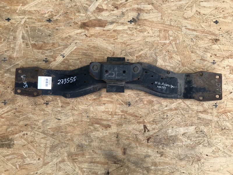 Балка під КПП MITSUBISHI PAJERO SPORT 96-09 MB581860